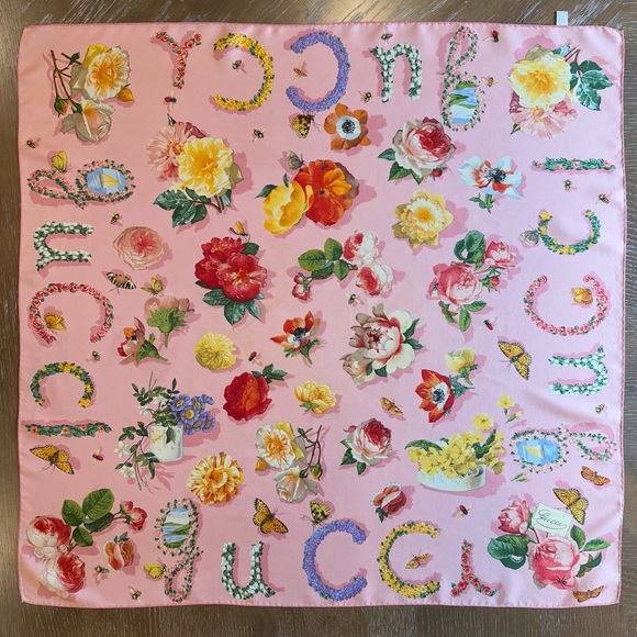 Authentic GUCCI Scarf - Picture 1 of 8